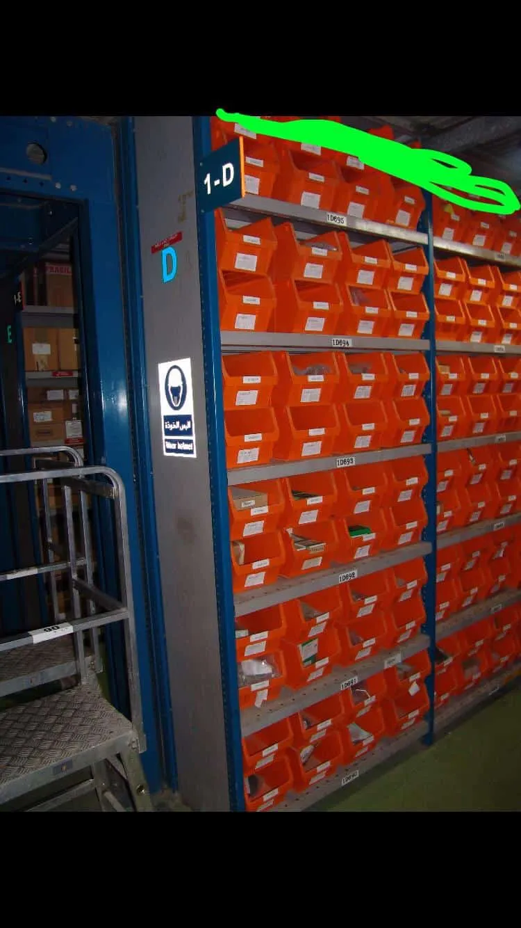 Almacén con Contenedores